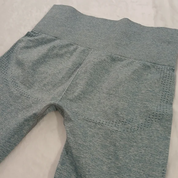 Gymshark  Light Teal Seamless Legging, Women's Size Small. - Picture 4 of 9